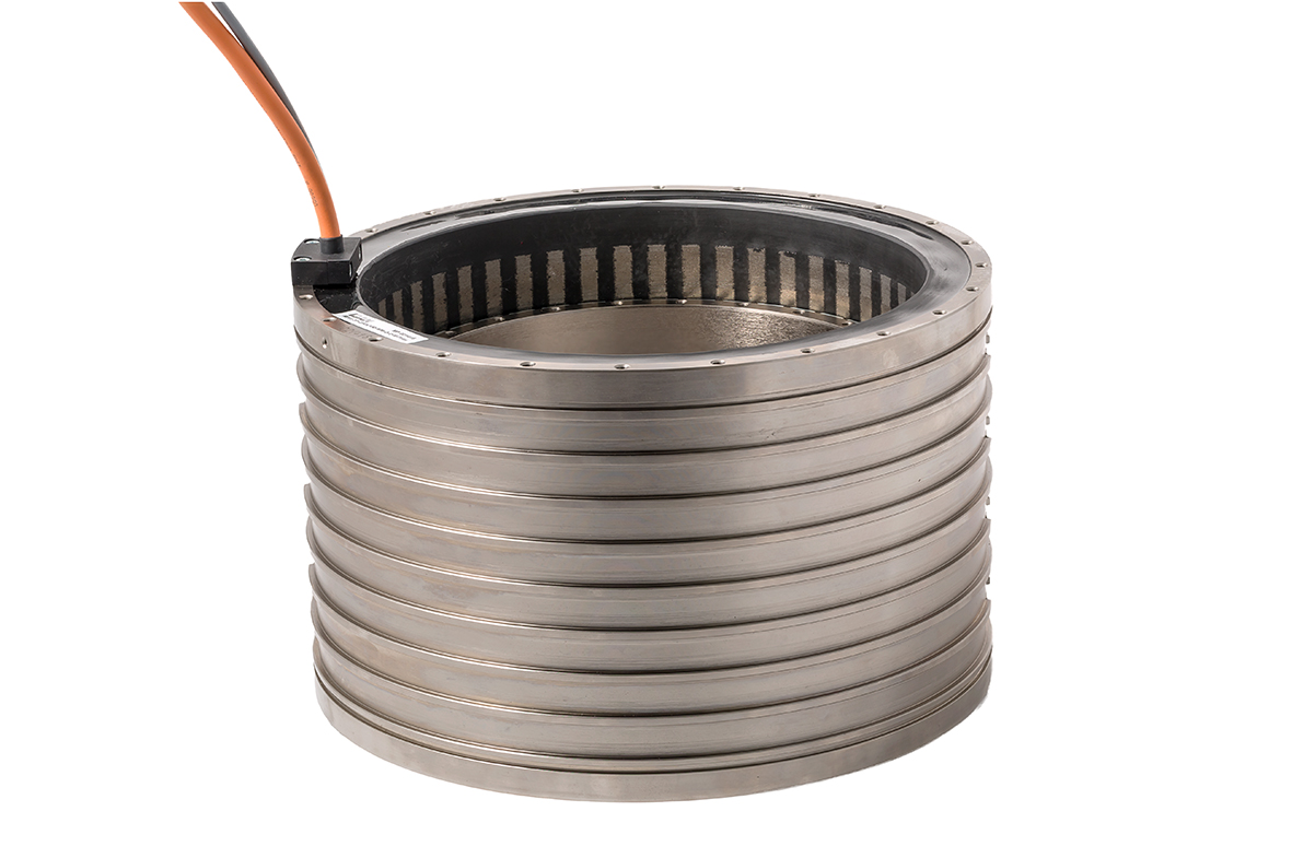 INA驅動(dòng)和機電股份兩合公司（IDAM）憑借新的RIB系列力矩電機提供散熱優(yōu)化的直接驅動(dòng)，使機床提高生產(chǎn)率并降低能源消耗。